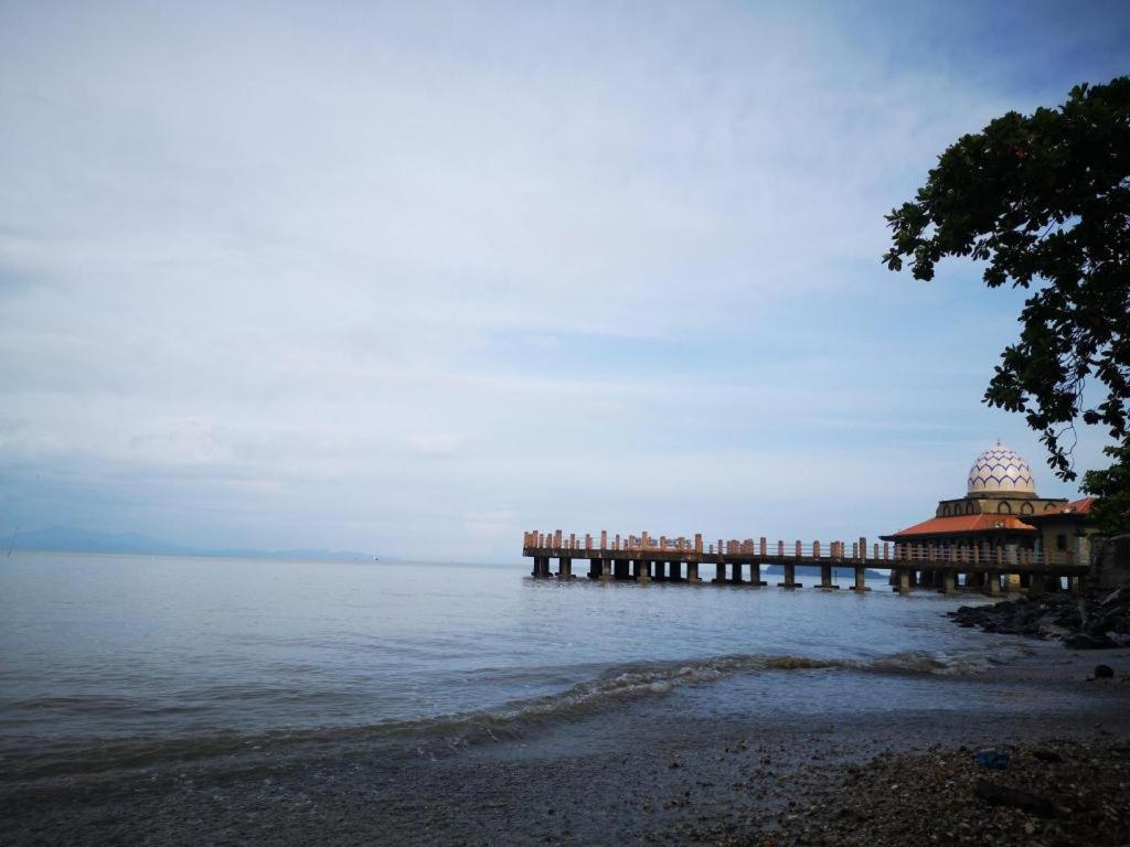 Putra Brasmana Hotel Kuala Perlis Exterior photo