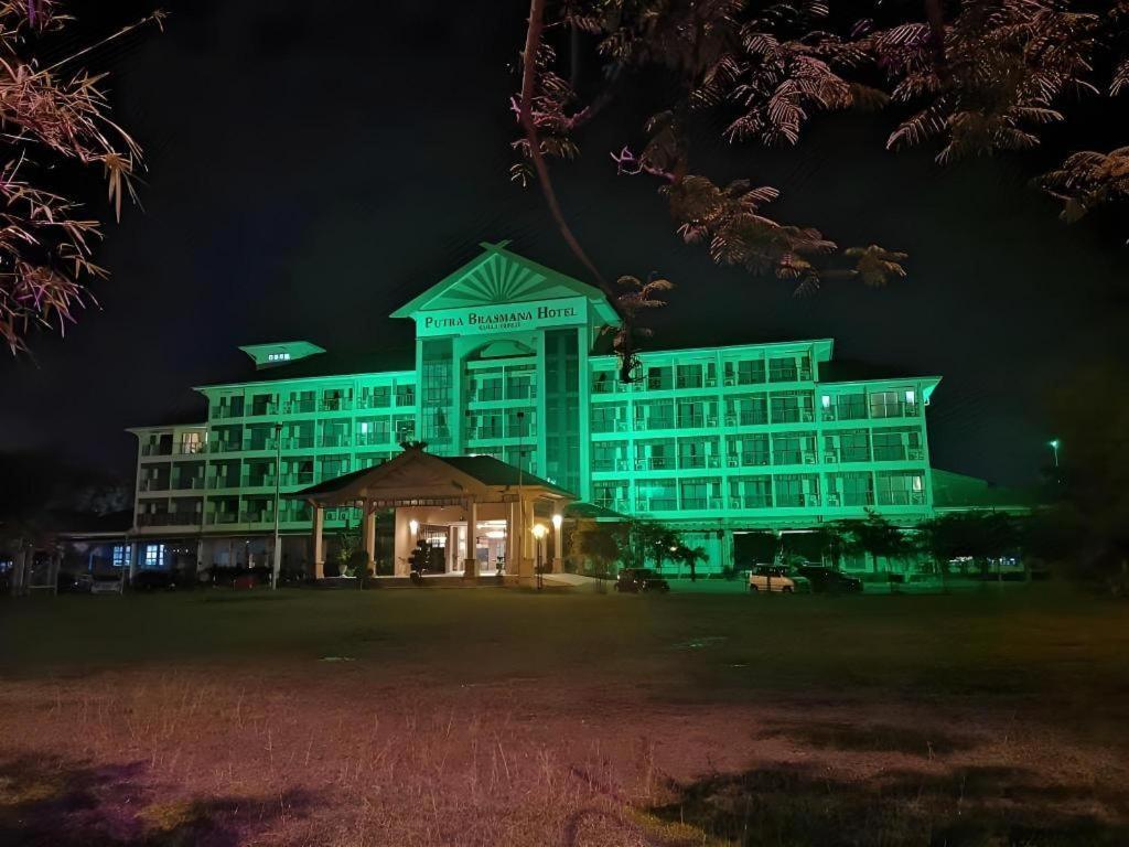 Putra Brasmana Hotel Kuala Perlis Exterior photo
