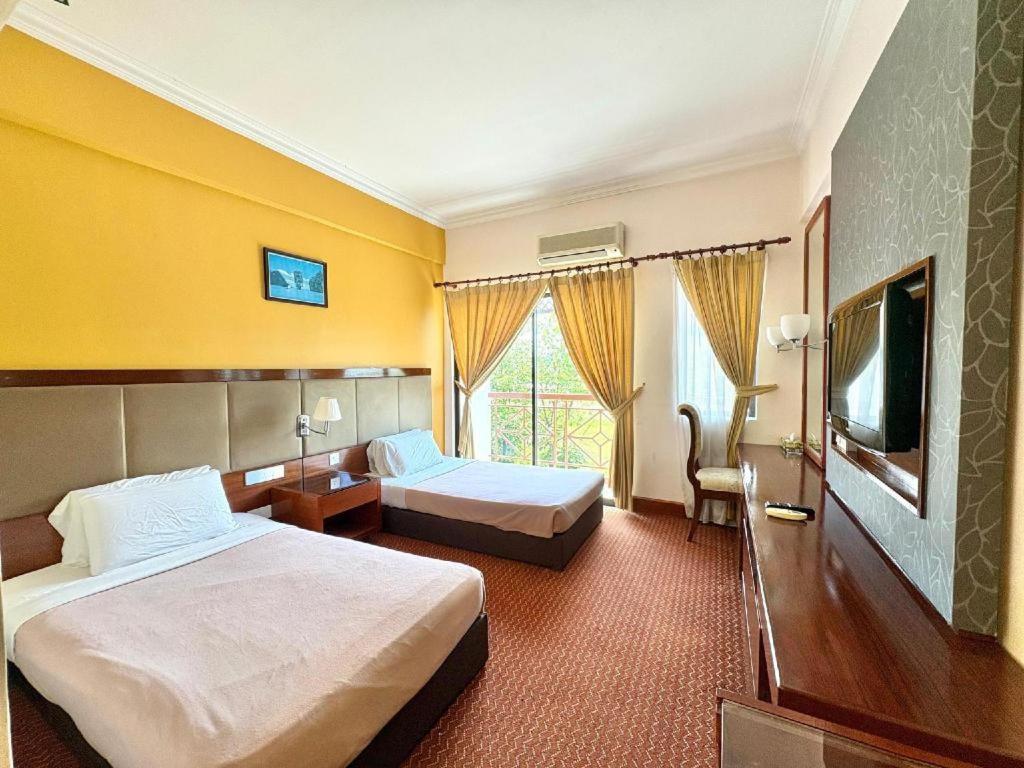 Putra Brasmana Hotel Kuala Perlis Exterior photo